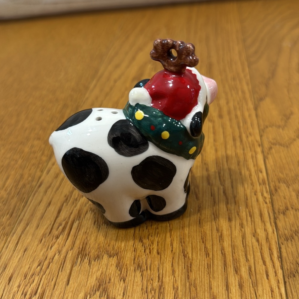 Vintage RUSS Christmas Cow salt shaker - Picture 5 of 6